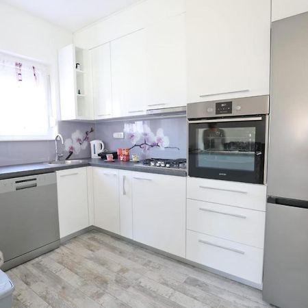 Apartman Teo &Tena Otocsán Kültér fotó