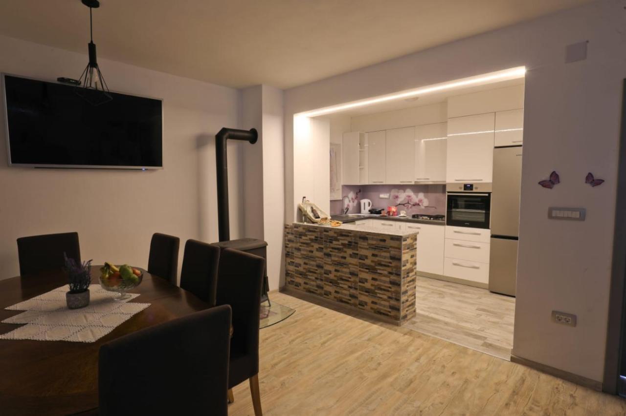 Apartman Teo &Tena Otocsán Kültér fotó