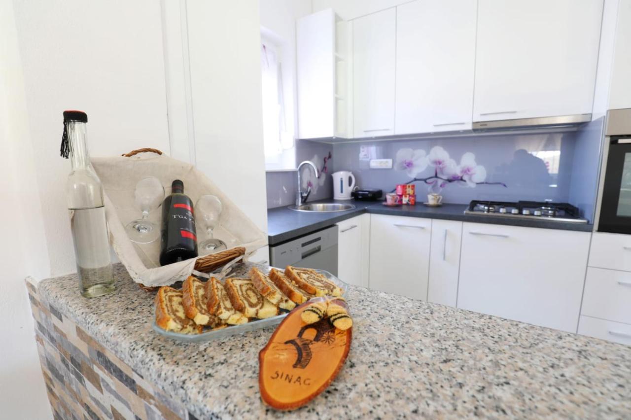Apartman Teo &Tena Otocsán Kültér fotó
