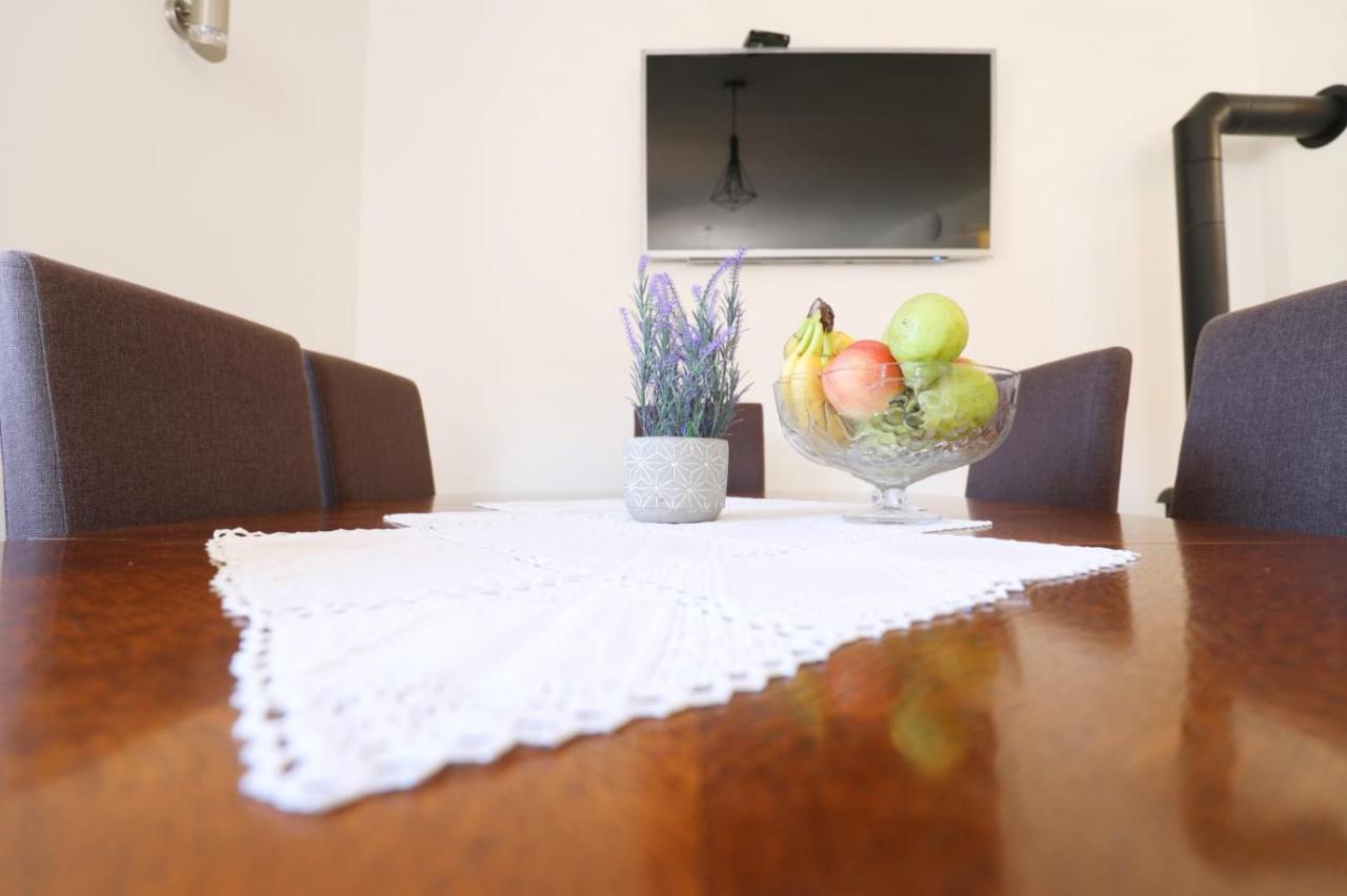 Apartman Teo &Tena Otocsán Kültér fotó