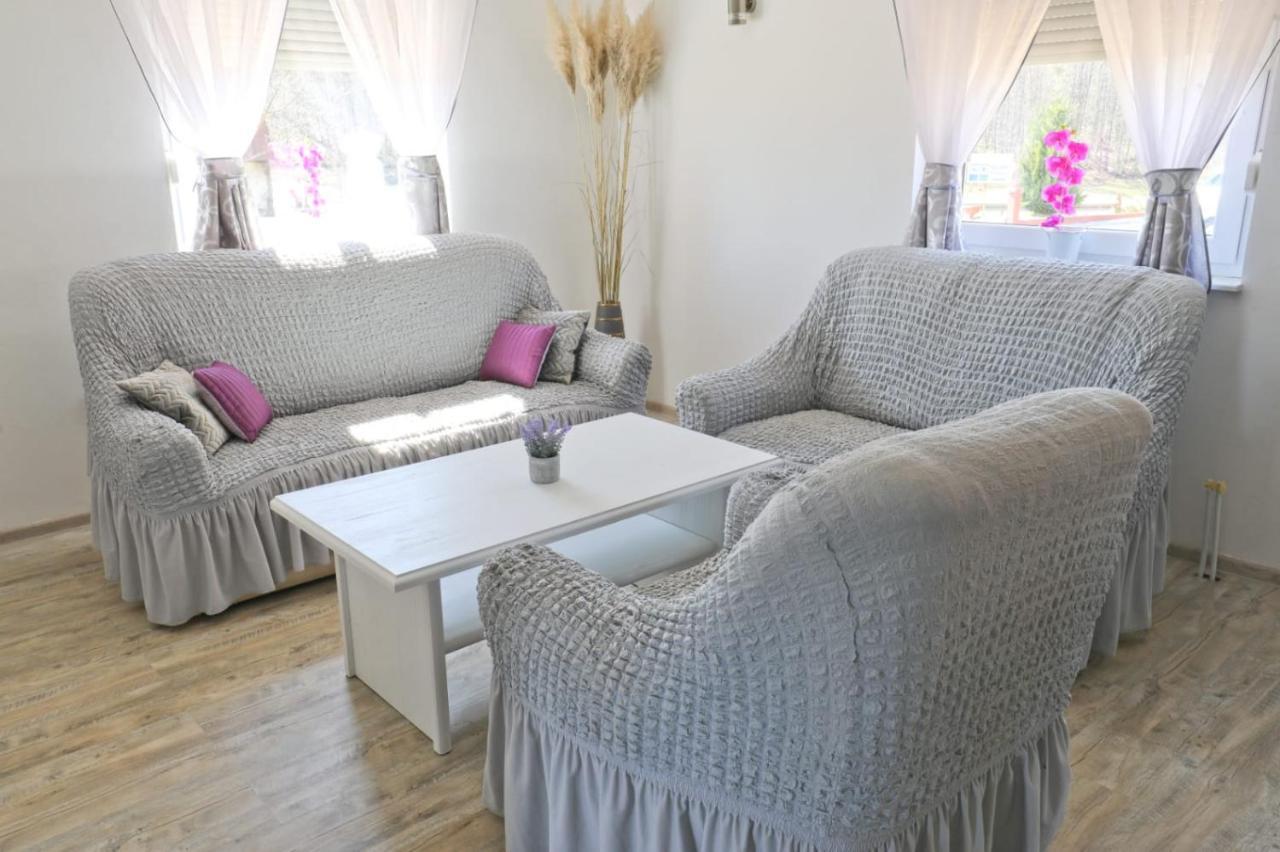 Apartman Teo &Tena Otocsán Kültér fotó