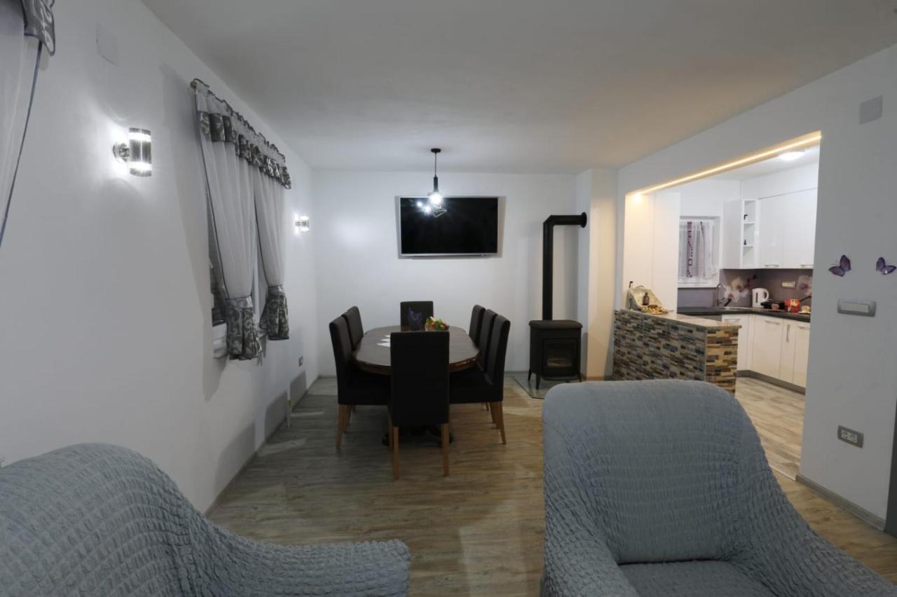 Apartman Teo &Tena Otocsán Kültér fotó
