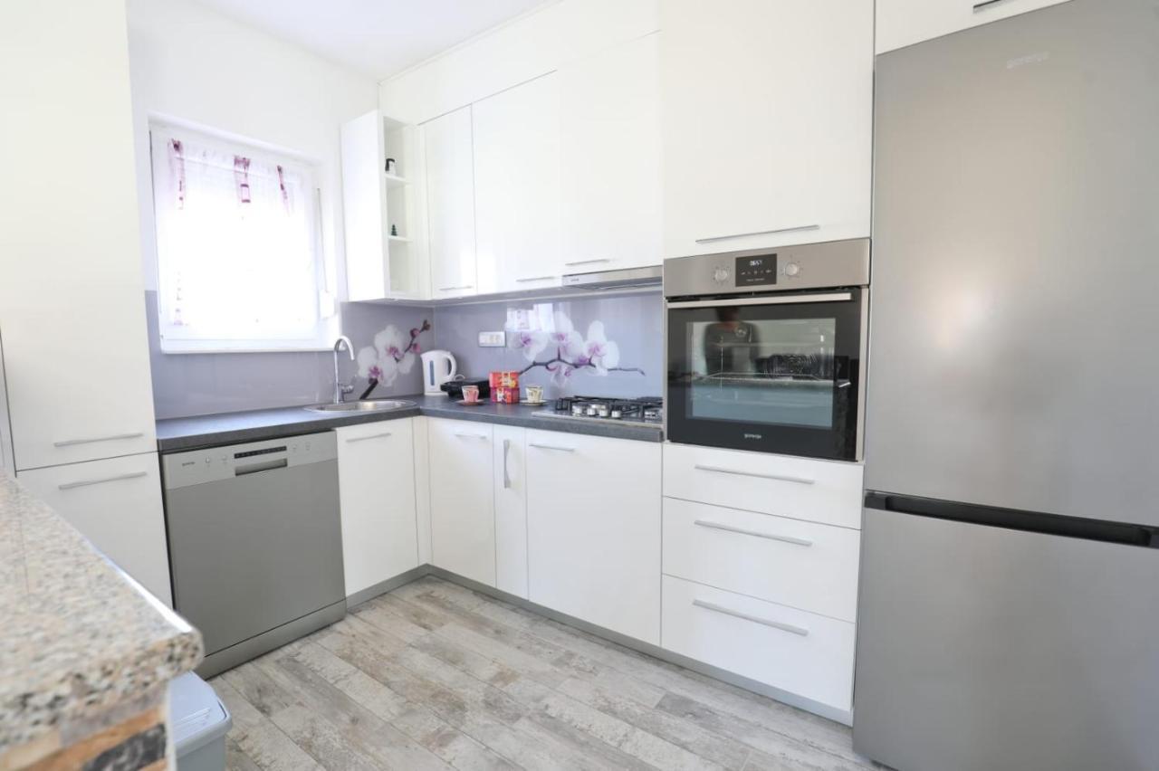 Apartman Teo &Tena Otocsán Kültér fotó