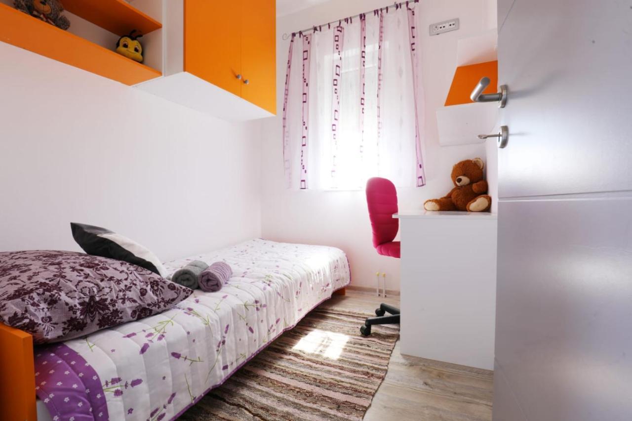 Apartman Teo &Tena Otocsán Kültér fotó