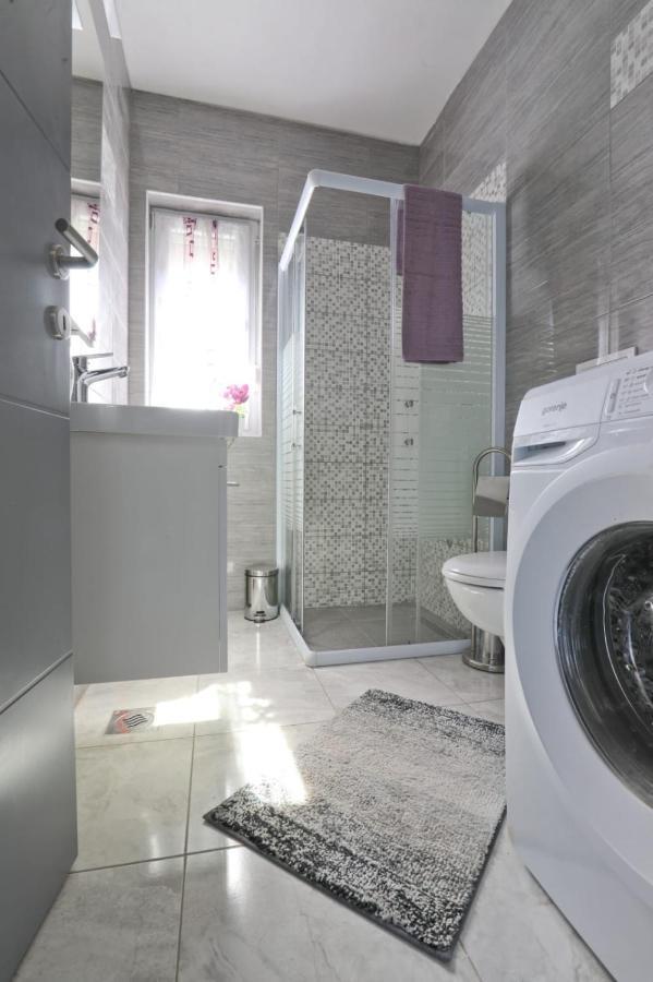 Apartman Teo &Tena Otocsán Kültér fotó