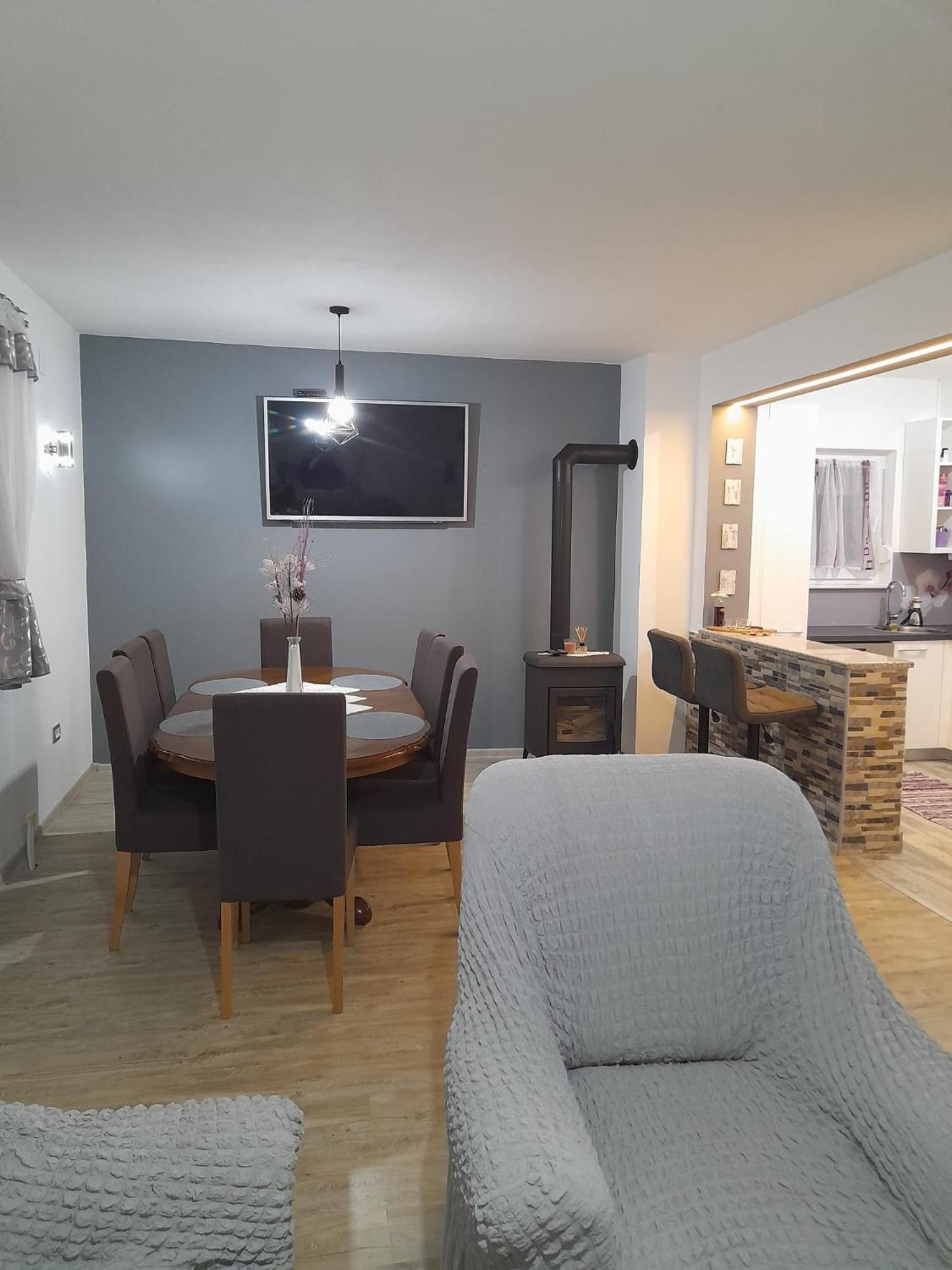 Apartman Teo &Tena Otocsán Kültér fotó